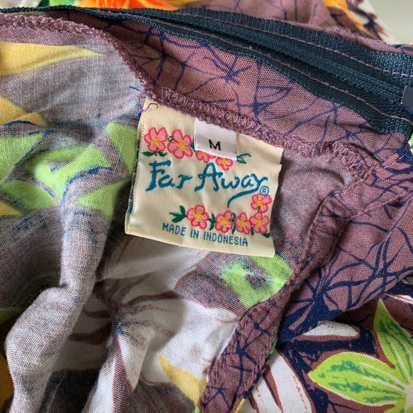 Purple Hawaiian Patterned Dress - Picture 10 of 10